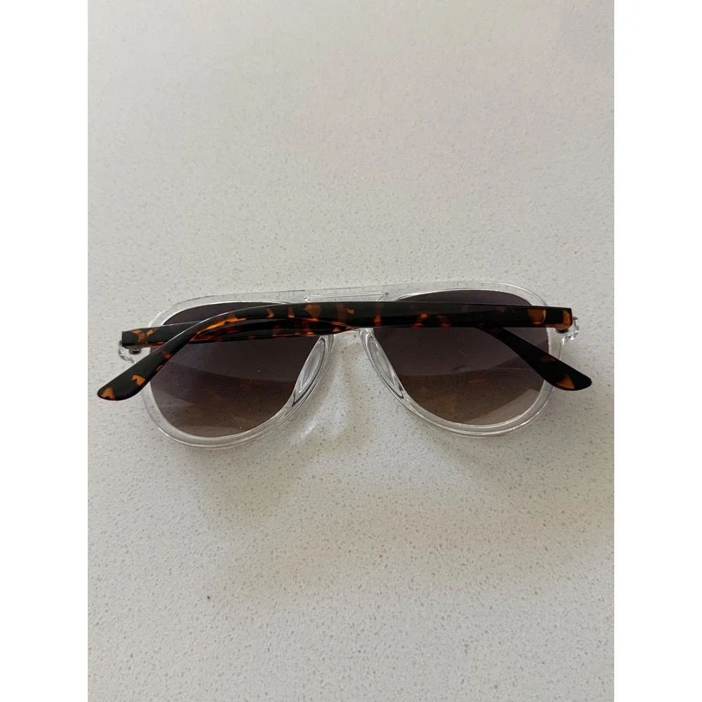 Aviator Sunglasses Clear Frame Tortoiseshell Temples Smoke Gradient 712103